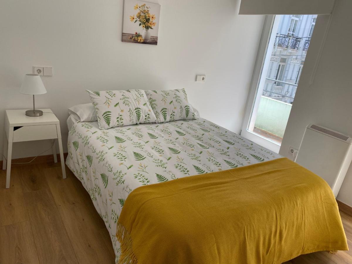 Piso En El Centro Para 4 Personas - Plaza Amboage - Wifi Ferrol Exterior foto
